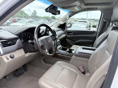 Used 2019 Chevrolet Suburban LT RWD image 9