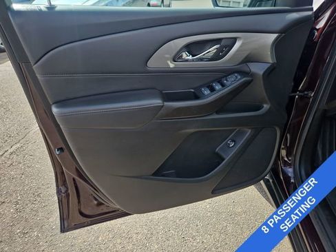 Used 2023 Chevrolet Traverse LT image 11