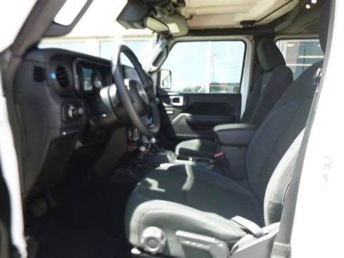 Used 2024 Jeep Wrangler Unlimited Rubicon 4xe AWD/4WD image 5