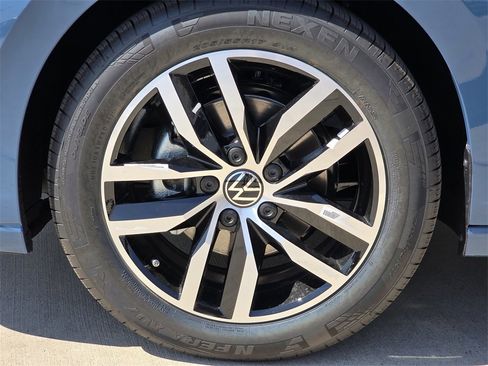 New 2026 Volkswagen Jetta SE image 8