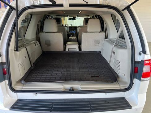 Used 2015 Lincoln Navigator 4WD image 26