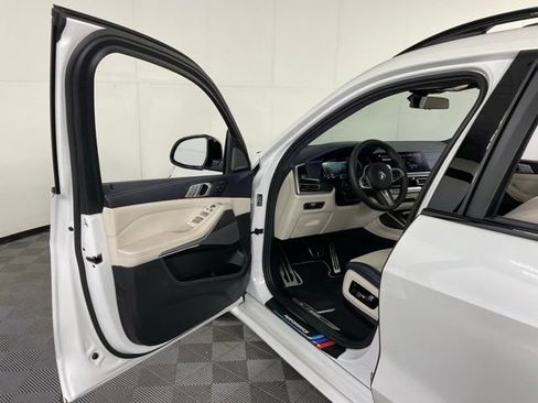 Used 2022 BMW X7 M50i w/ Dynamic Handling Package AWD/4WD image 27