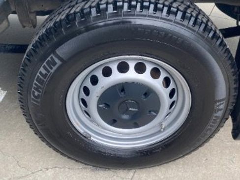 Used 2021 Mercedes-Benz Sprinter 2500 w/ Driver Convenience Package image 34