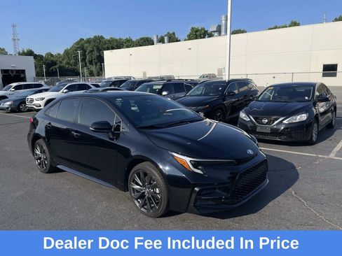 Used 2025 Toyota Corolla SE FWD image 1