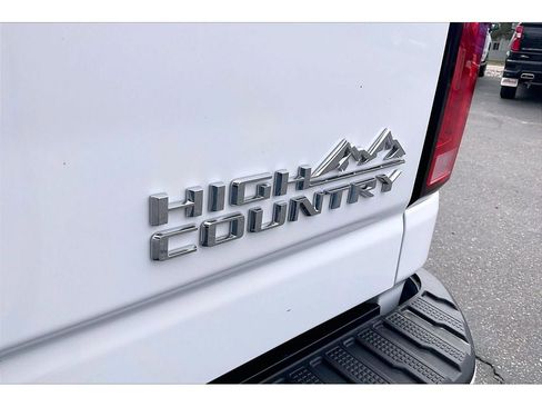 Used 2024 Chevrolet Silverado 3500 High Country w/ Technology Package image 9