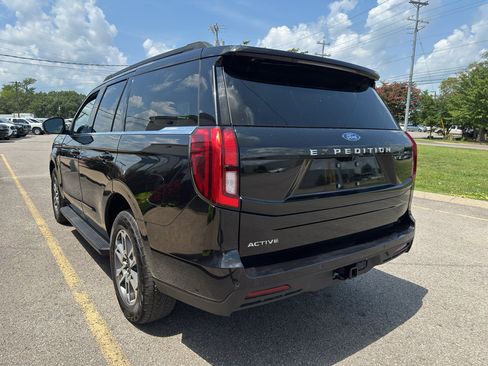 Used 2025 Ford Expedition Active AWD/4WD image 6