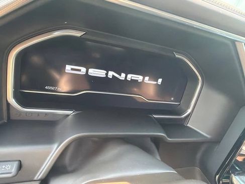 Used 2023 GMC Sierra 1500 Denali w/ Technology Package AWD/4WD image 7