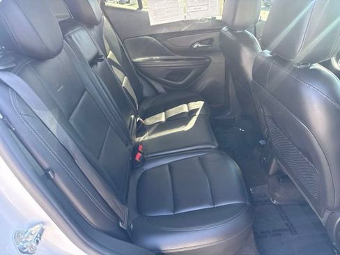 Used 2020 Buick Encore Essence FWD image 27