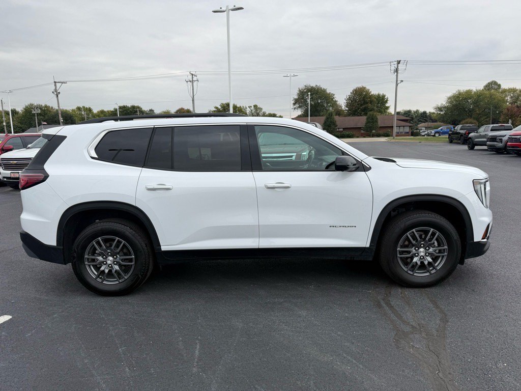 Used 2025 GMC Acadia Elevation FWD image 5