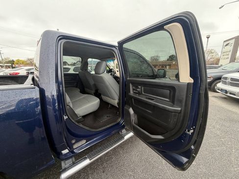 Used 2018 RAM 1500 Express w/ Express Value Package AWD/4WD image 5
