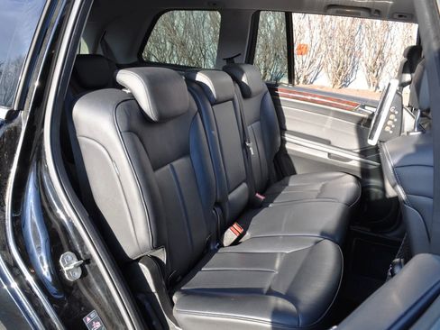 Used 2010 Mercedes-Benz GL 450 4MATIC image 12