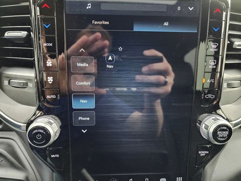 Used 2024 RAM 2500 Laramie w/ Night Edition image 60