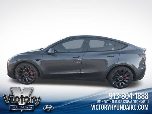 Used 2023 Tesla Model Y Performance AWD/4WD image 2