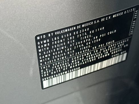 Certified 2023 Volkswagen Tiguan SE R-Line image 32