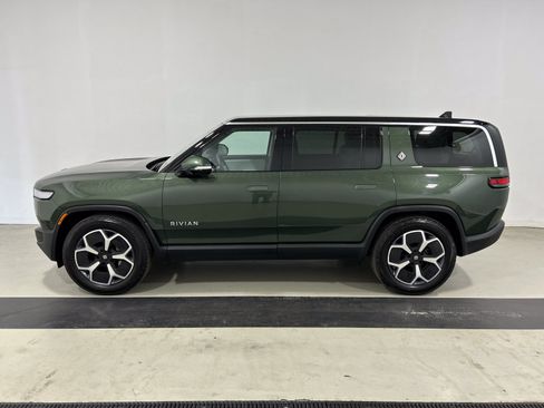 Used 2024 Rivian R1S Adventure AWD/4WD image 2
