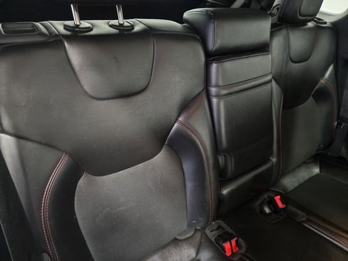 Used 2019 Jeep Cherokee Trailhawk w/ Cold Weather Group image 19