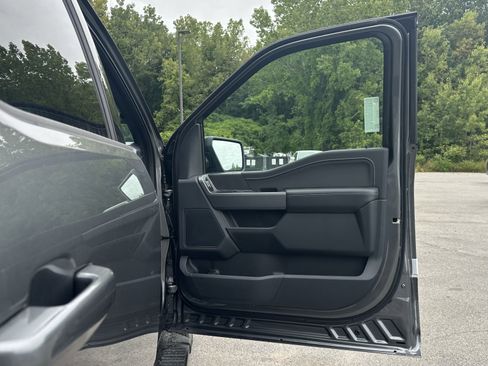 New 2025 Ford F150 XLT w/ Equipment Group 302A MID image 32