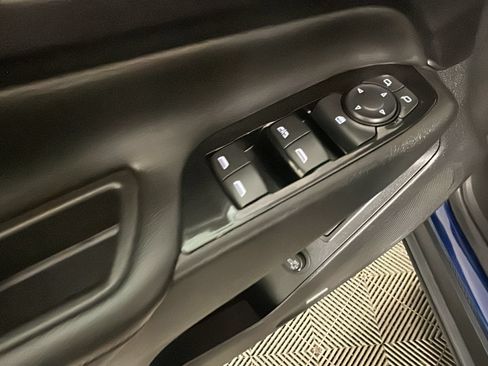 Used 2022 Chevrolet Equinox Premier AWD/4WD image 13