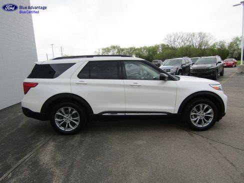 Certified 2024 Ford Explorer XLT w/ Equipment Group 202A AWD/4WD image 11