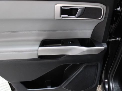 Used 2022 Ford Explorer XLT w/ Equipment Group 202A image 19