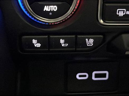 Used 2023 GMC Yukon SLT image 31