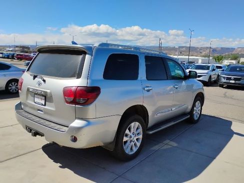 Used 2021 Toyota Sequoia Platinum AWD/4WD image 5