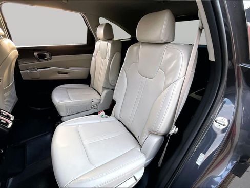 Used 2023 Kia Sorento EX FWD image 20