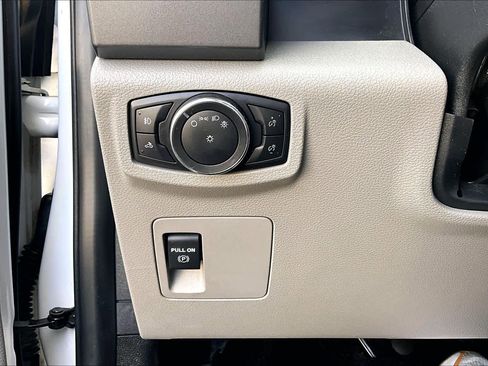 Used 2016 Ford F150 XLT RWD image 34