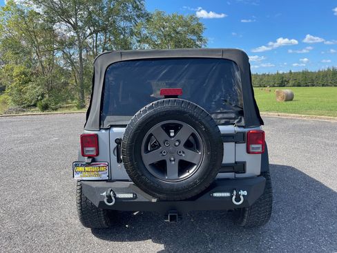 Used 2015 Jeep Wrangler Unlimited Sport w/ Connectivity Group image 4