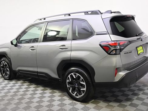 Certified 2025 Subaru Forester Premium AWD/4WD image 3