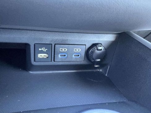 Certified 2022 Toyota Highlander L image 35