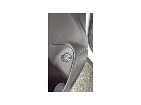 Used 2023 Buick Encore GX Essence w/ Experience Buick Package AWD/4WD image 3