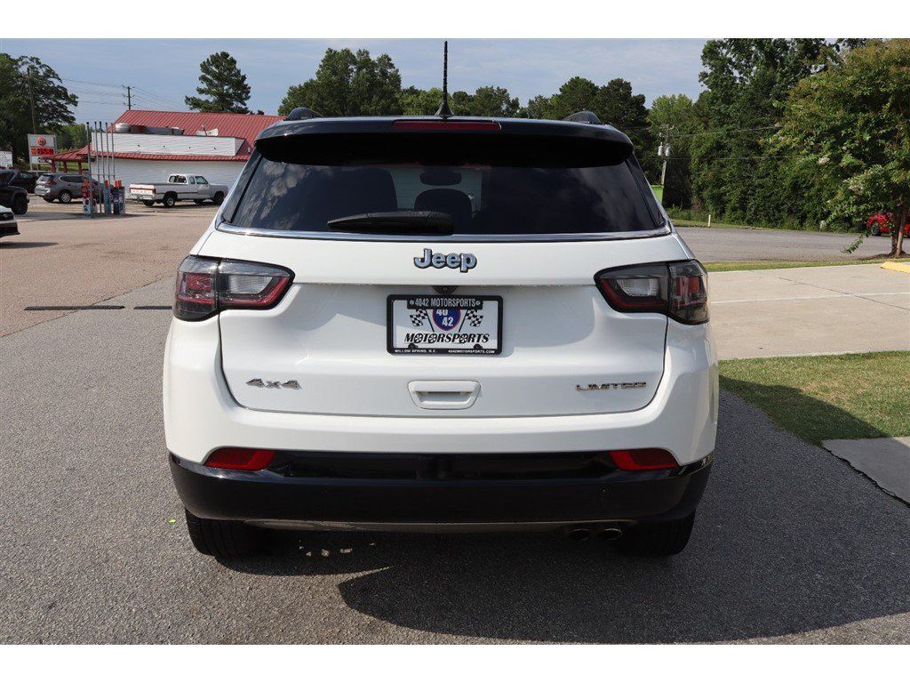 Used 2022 Jeep Compass Limited w/ Elite Group AWD/4WD image 4