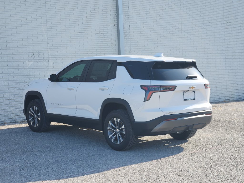 New 2027 Chevrolet Equinox LT FWD image 3