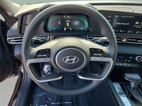 New 2026 Hyundai Elantra Hybrid FWD image 18