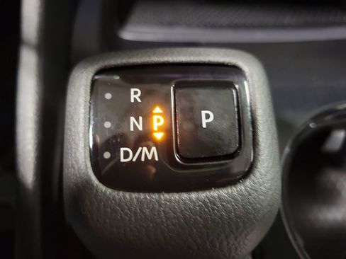 Used 2023 Nissan Rogue SV image 17