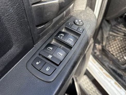 Used 2013 RAM 1500 Express image 17