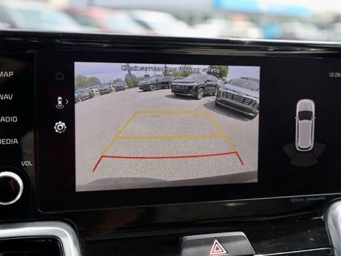 Used 2023 Kia Sorento SX AWD/4WD image 5