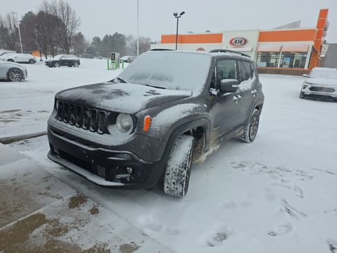 Used 2018 Jeep Renegade Altitude image 1