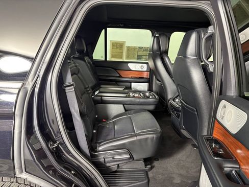 Used 2020 Lincoln Navigator Reserve image 36