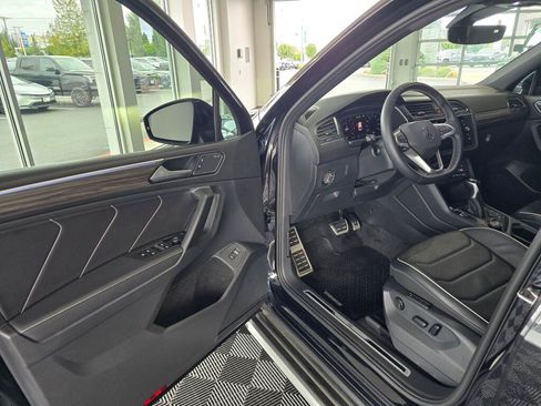 Used 2023 Volkswagen Tiguan SEL R-Line AWD/4WD image 33