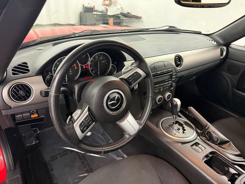 Used 2009 MAZDA MX-5 Miata Touring RWD image 9