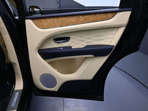 New 2025 Bentley Bentayga image 28