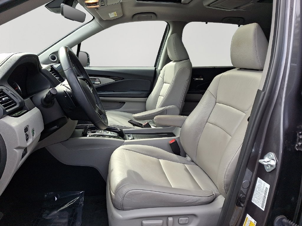 Used 2021 Honda Pilot Touring image 14