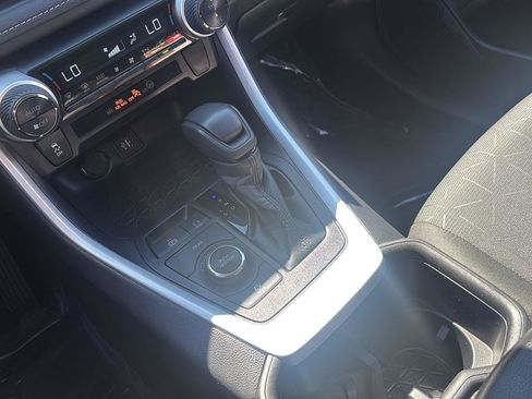 Used 2025 Toyota RAV4 XLE AWD/4WD image 35