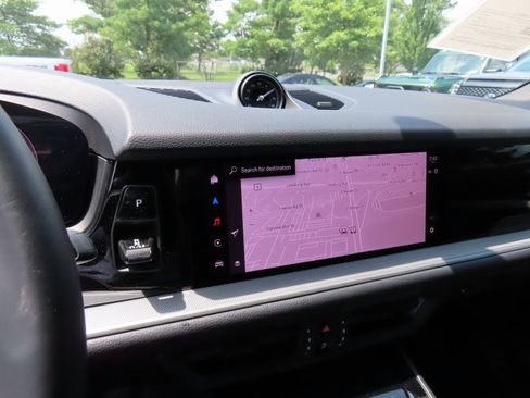 Used 2024 Porsche Cayenne Coupe image 25