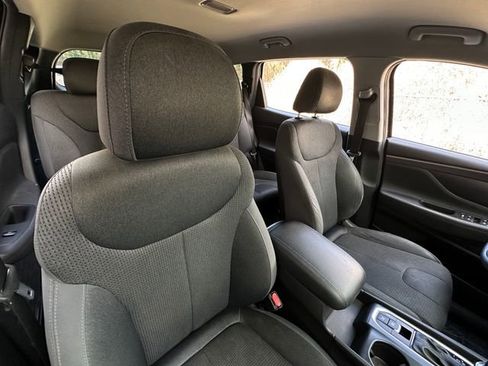 Used 2019 Hyundai Santa Fe SE image 31