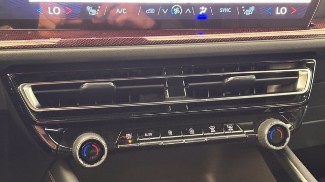 New 2026 Chevrolet Traverse Z71 w/ Enhanced Driving Package AWD/4WD image 49