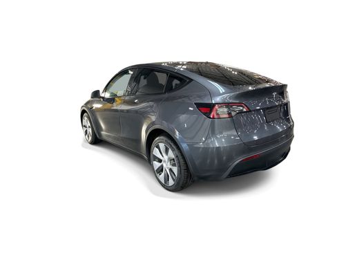 Certified 2023 Tesla Model Y Long Range AWD/4WD image 4