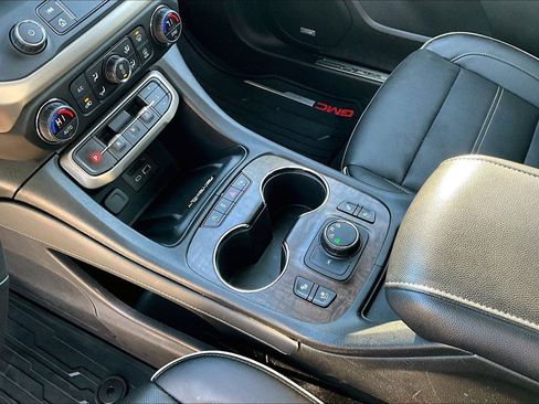 Used 2022 GMC Acadia Denali w/ Denali Ultimate Package image 15